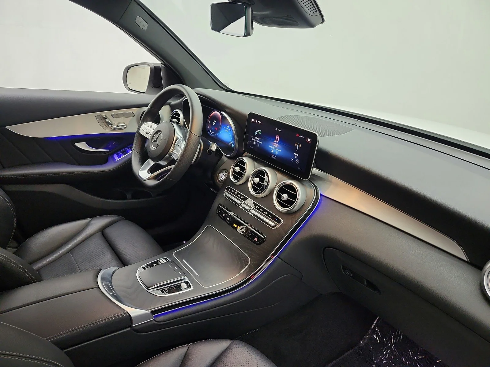 Used 2022 Polar White Mercedes-Benz GLC 300 SUV image 17