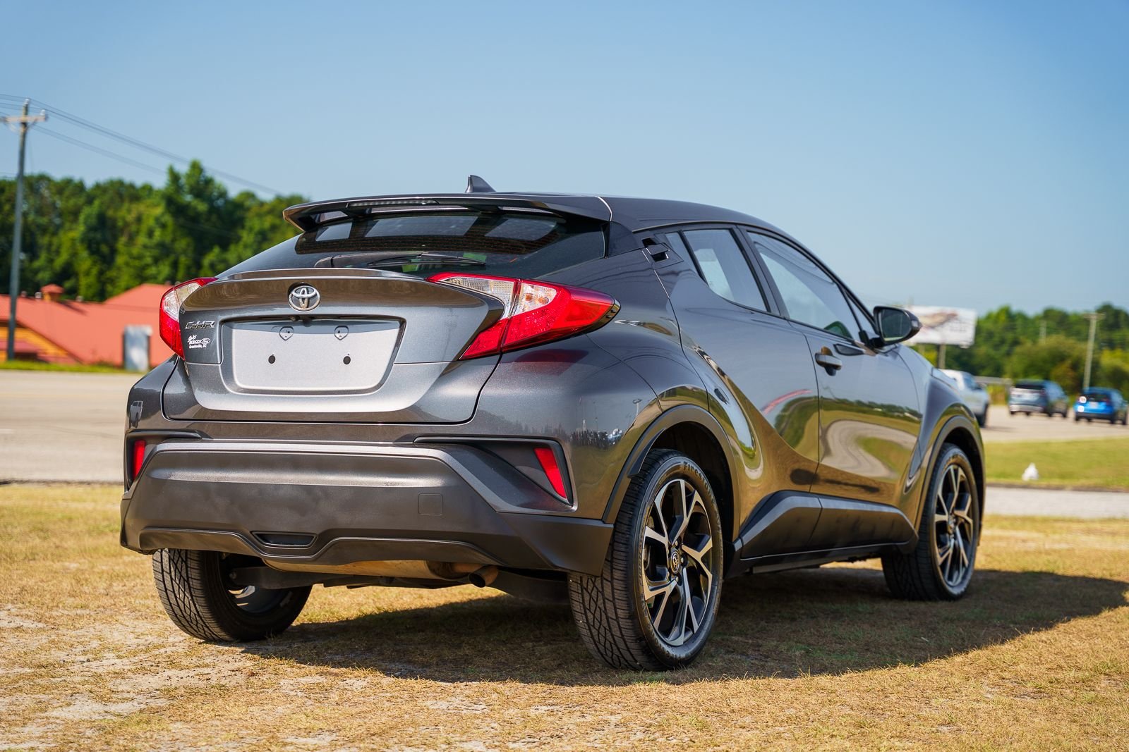 Used 2018 Gray Toyota XLE image 8