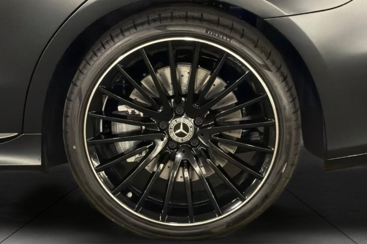 New 2027 MANUFAKTUR Night Black Magno Mercedes-Benz S 580 4MATIC® Sedan image 25