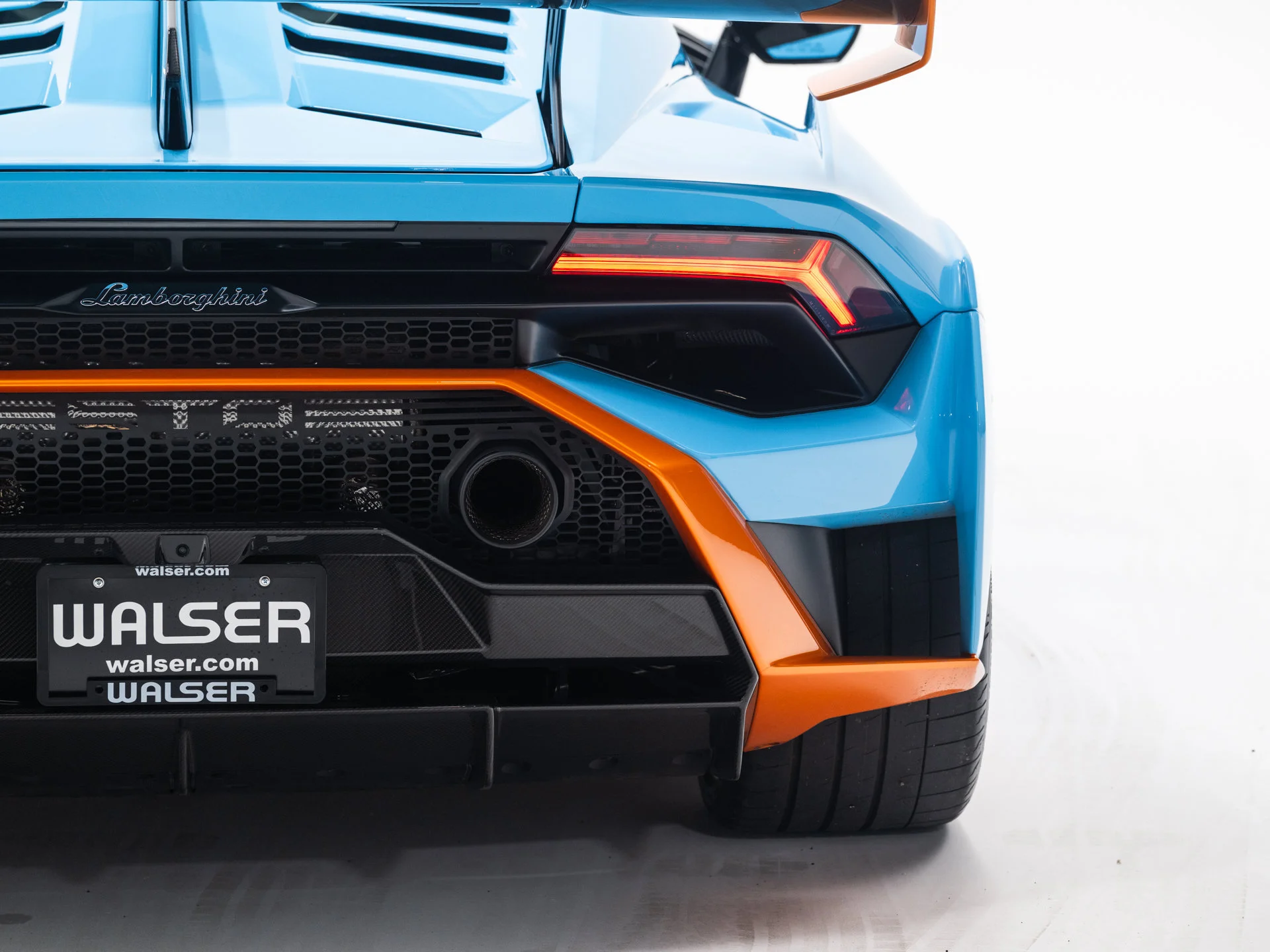 Used 2022 Blu Laufey Metallic Lamborghini Base image 29