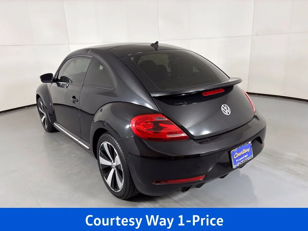 Used 2014 Black Volkswagen 2.0T R-Line image 9