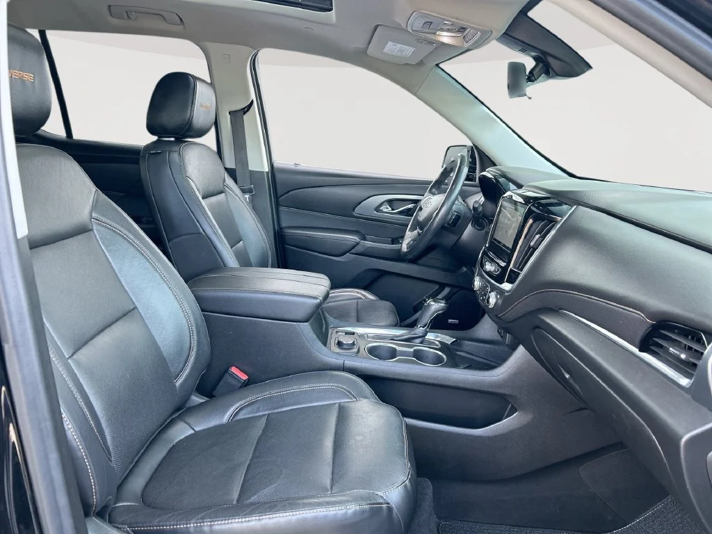 Used 2019 MOSAIC BLACK METALLIC Chevrolet Premier image 30