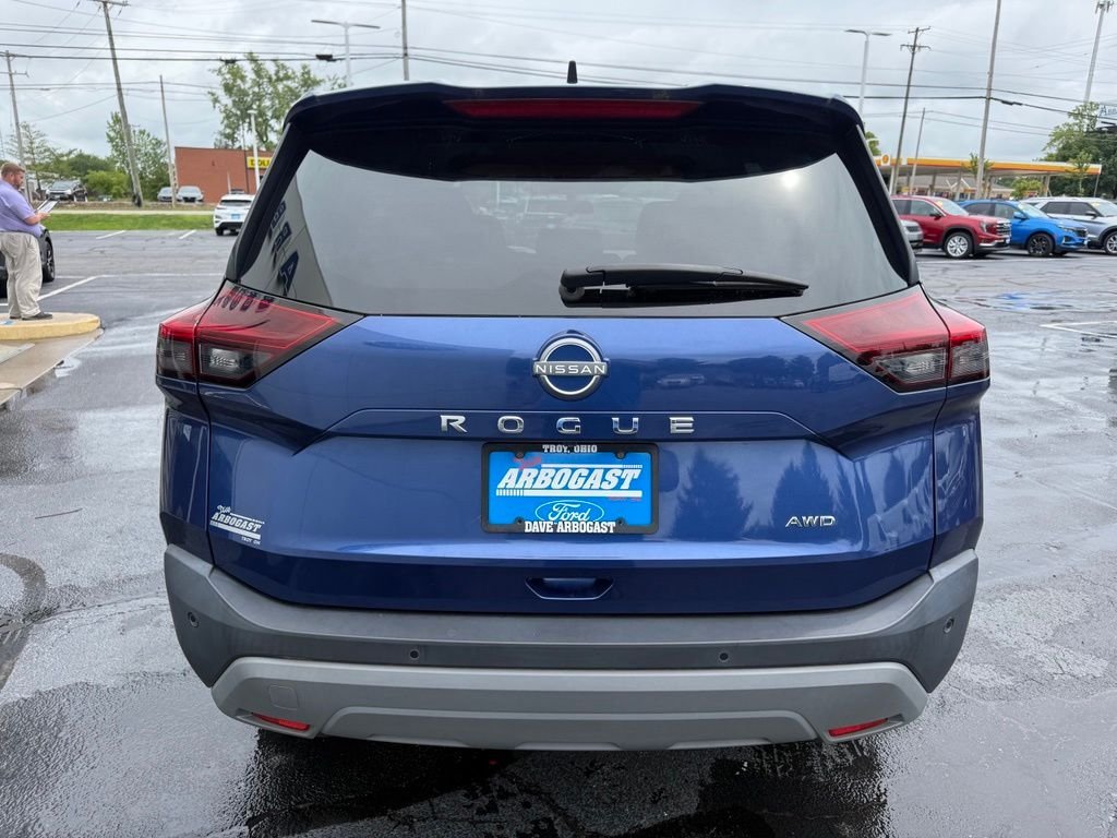 Used 2023 Blue Nissan S image 6