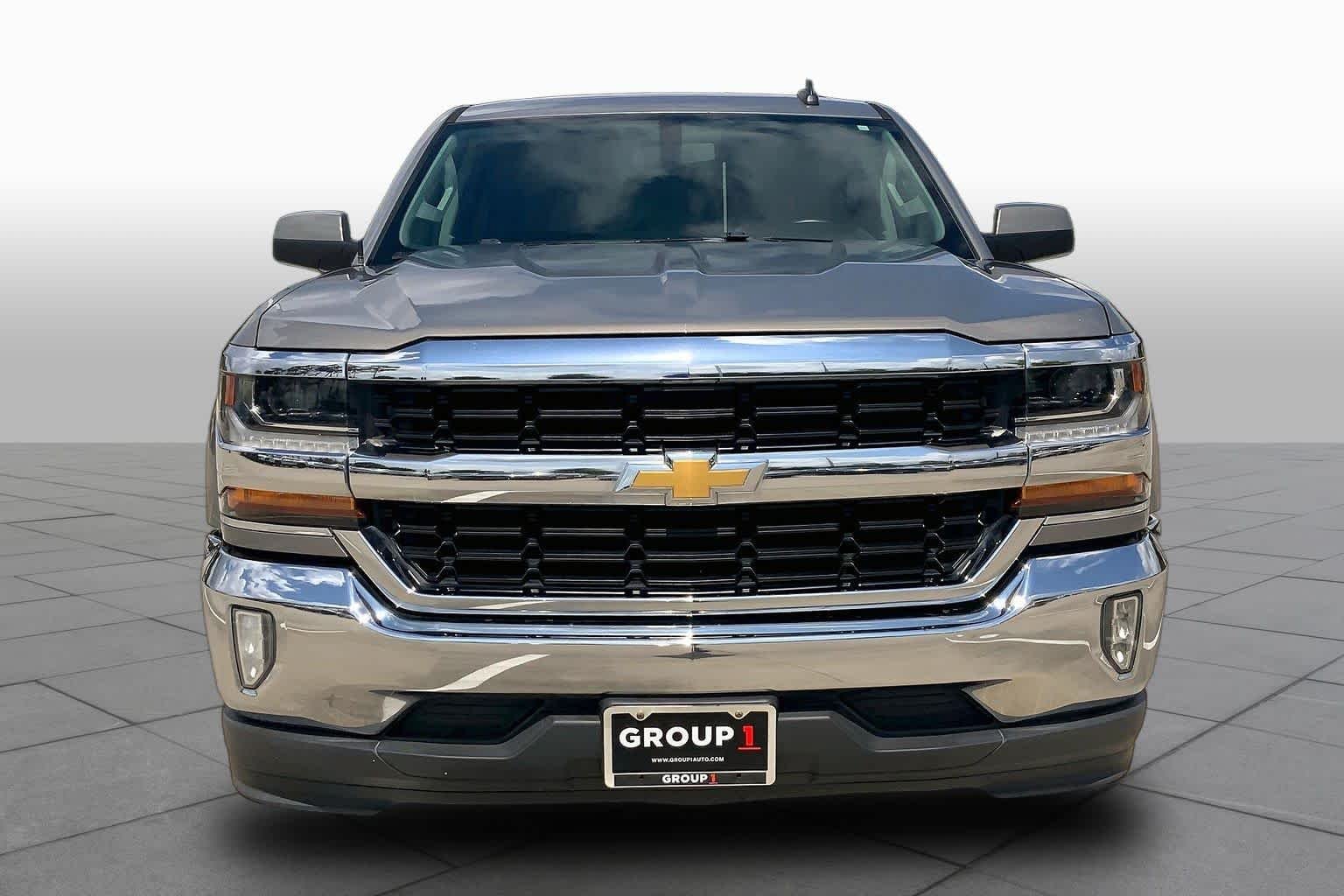 Used 2017 Pepperdust Metallic Chevrolet LT image 4
