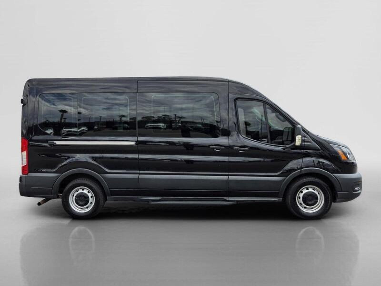 Used 2023 BLACK Ford XL image 6