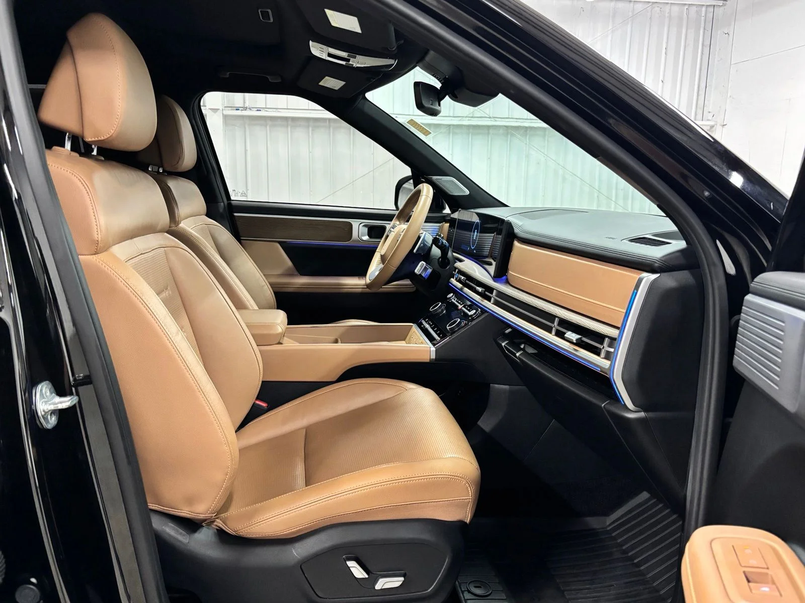 Used 2025 Black Hyundai Limited image 21
