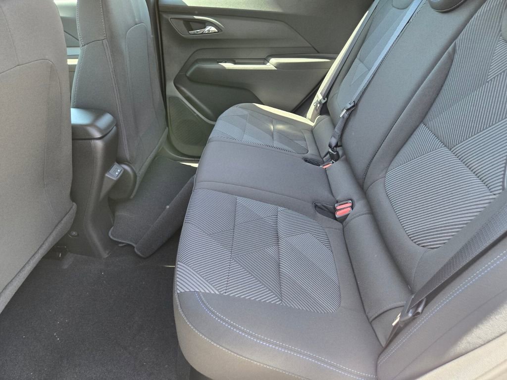 2027 Chevrolet Bolt LT - Photo 7