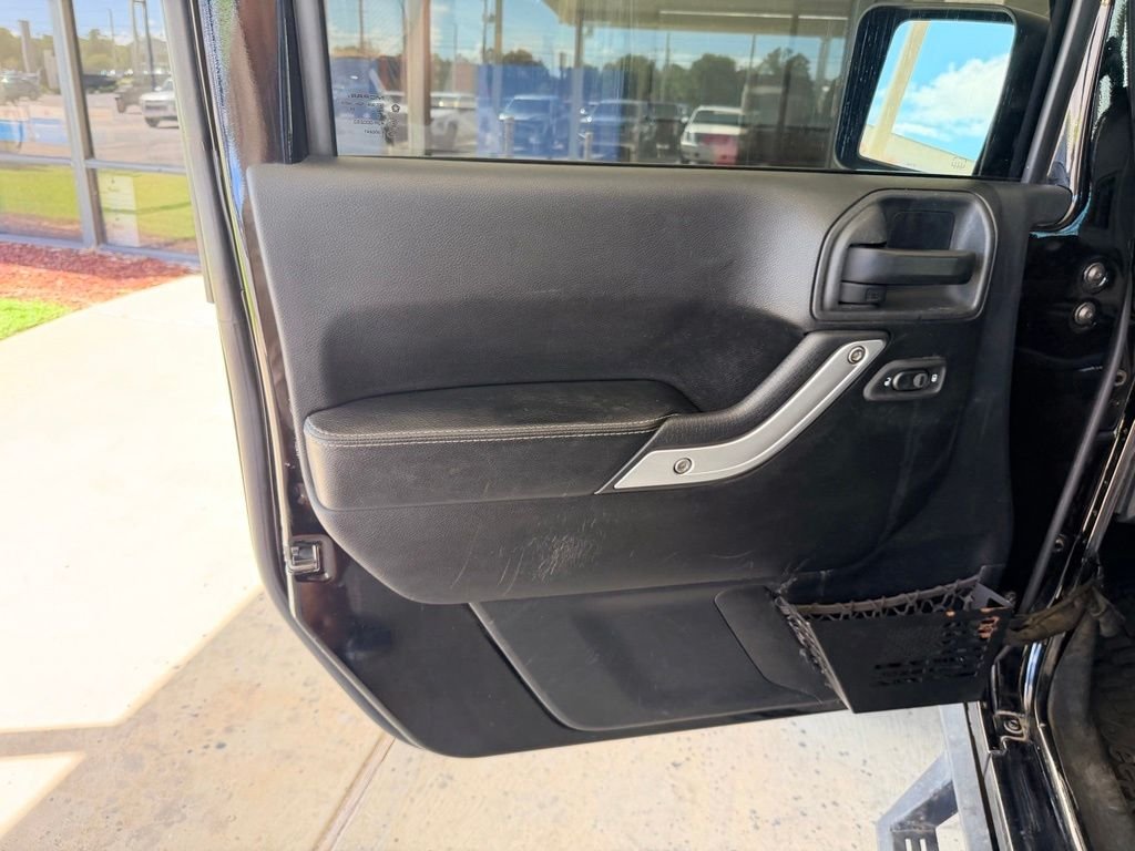 Used 2017 Black Jeep Unlimited Rubicon image 11