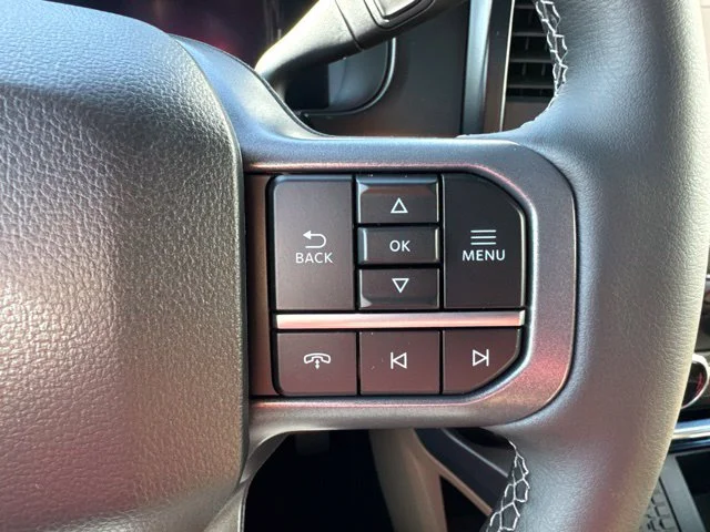 New 2027 Oxford White Ford Lariat image 22