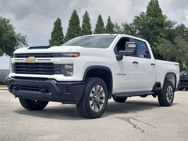 Used 2024 White Chevrolet Custom image 32