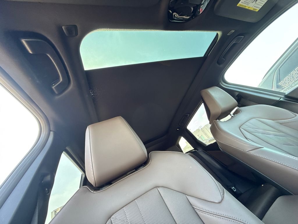 Used 2025 White BMW 30 xDrive image 15