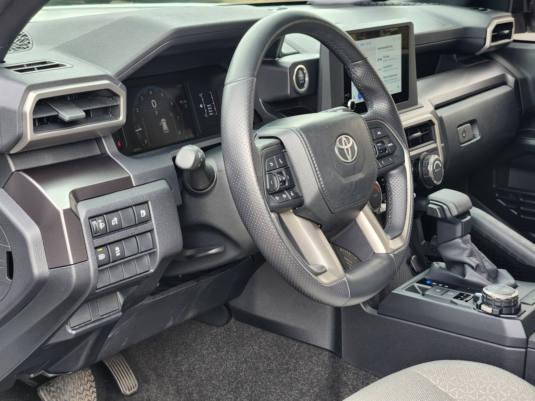 Used 2025 Ice Cap Toyota SR5 image 15