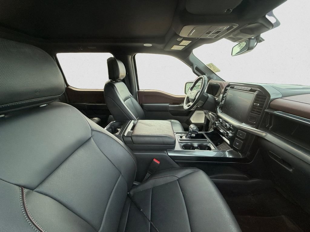 Used 2022 White Ford Lariat image 10