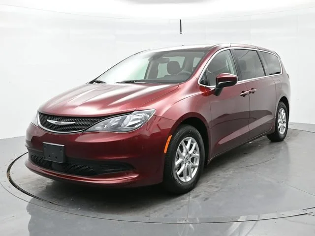 Used 2023 Velvet Red Pearlc Chrysler LX image 3
