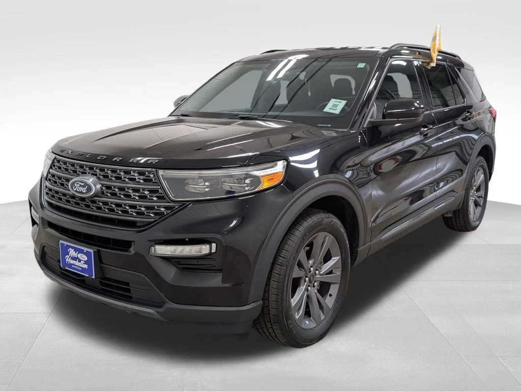 Certified Used 2023 Agate Black Metallic Ford XLT image 17