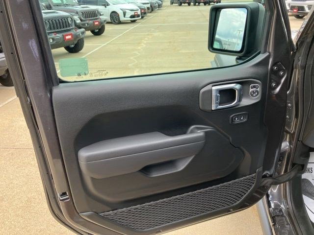 New 2026 Granite Crystal Metallic Clearcoat Jeep Willys image 8