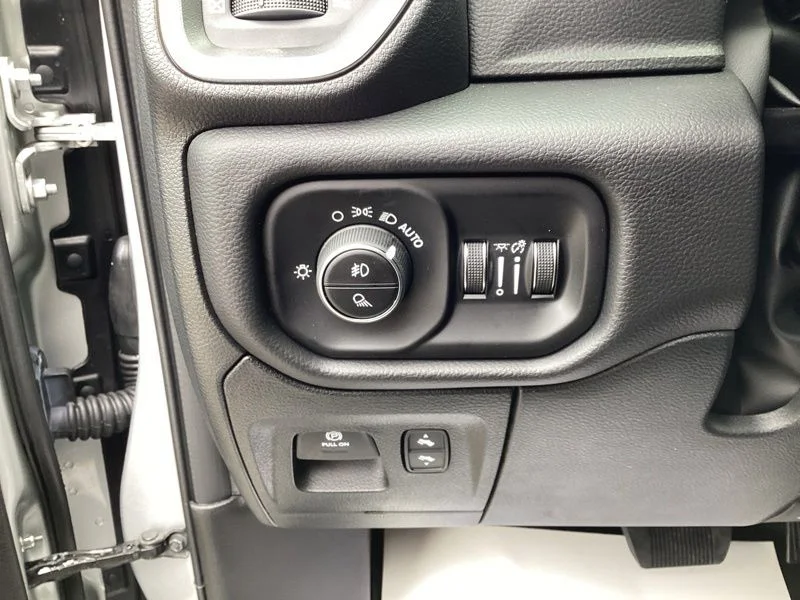 New 2026 Silver Zynith Exterior Paint RAM Laramie image 27