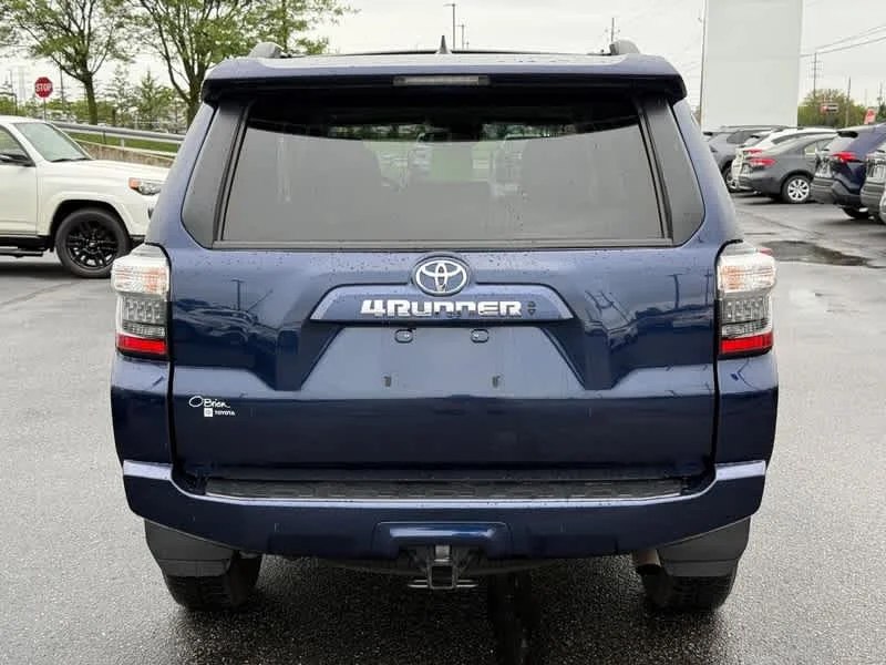 Used 2022 Nautical Blue Metallic Toyota SR5 Premium image 4