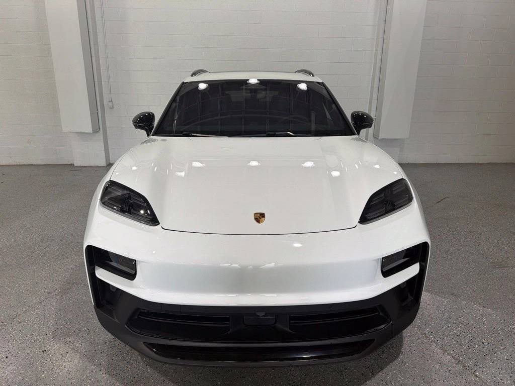 2026 Porsche Macan GTS - Photo 10