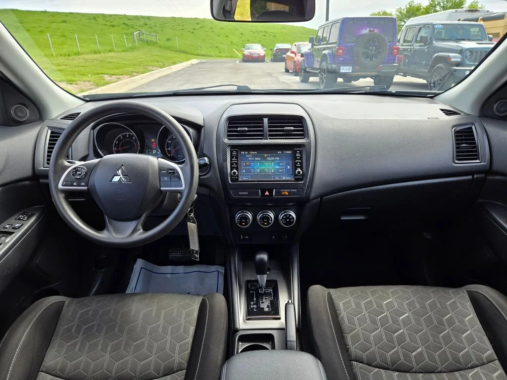 Used 2020 Black Mitsubishi 2.0 ES image 15