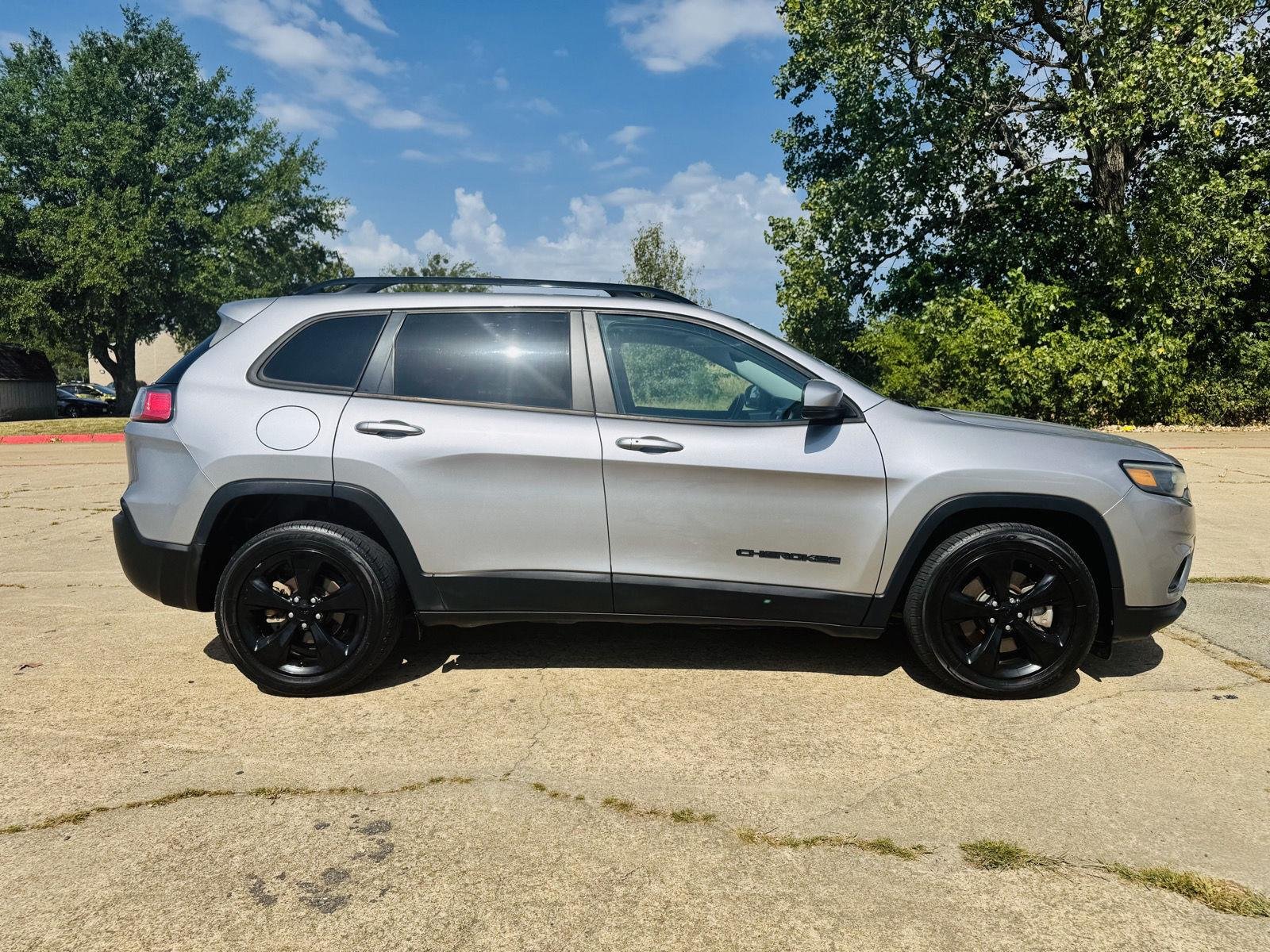 Used 2021 Jeep Cherokee Altitude with VIN 1C4PJLLBXMD144504 for sale in Paris, TX