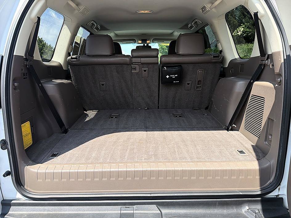 Used 2015 Starfire Pearl Lexus 460 image 21