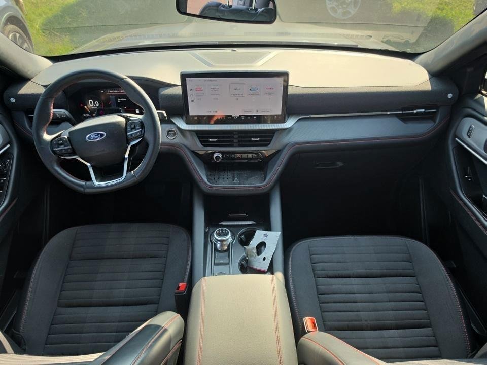 Used 2025 Carbonized Gray Ford ST-Line image 10