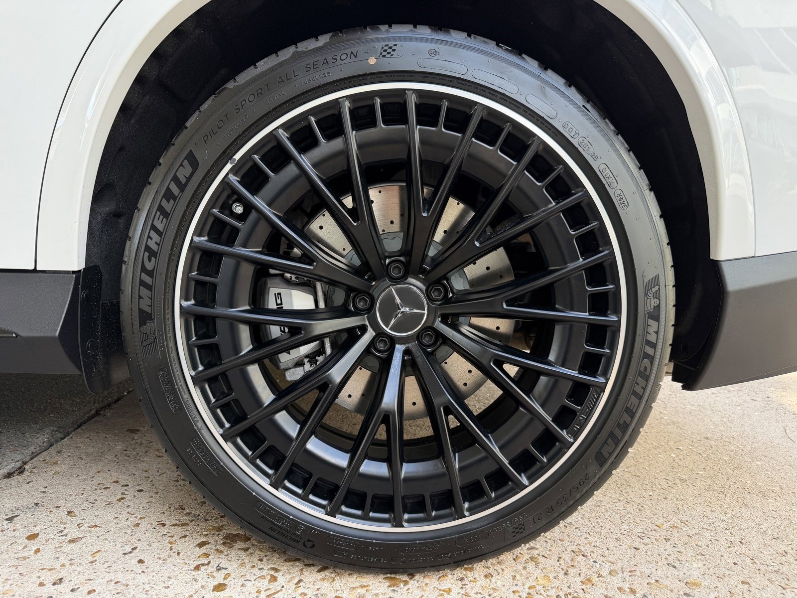 New 2026 MANUFAKTUR Moonlight White Metallic Mercedes-Benz AMG® GLC 43 4MATIC® SUV image 49