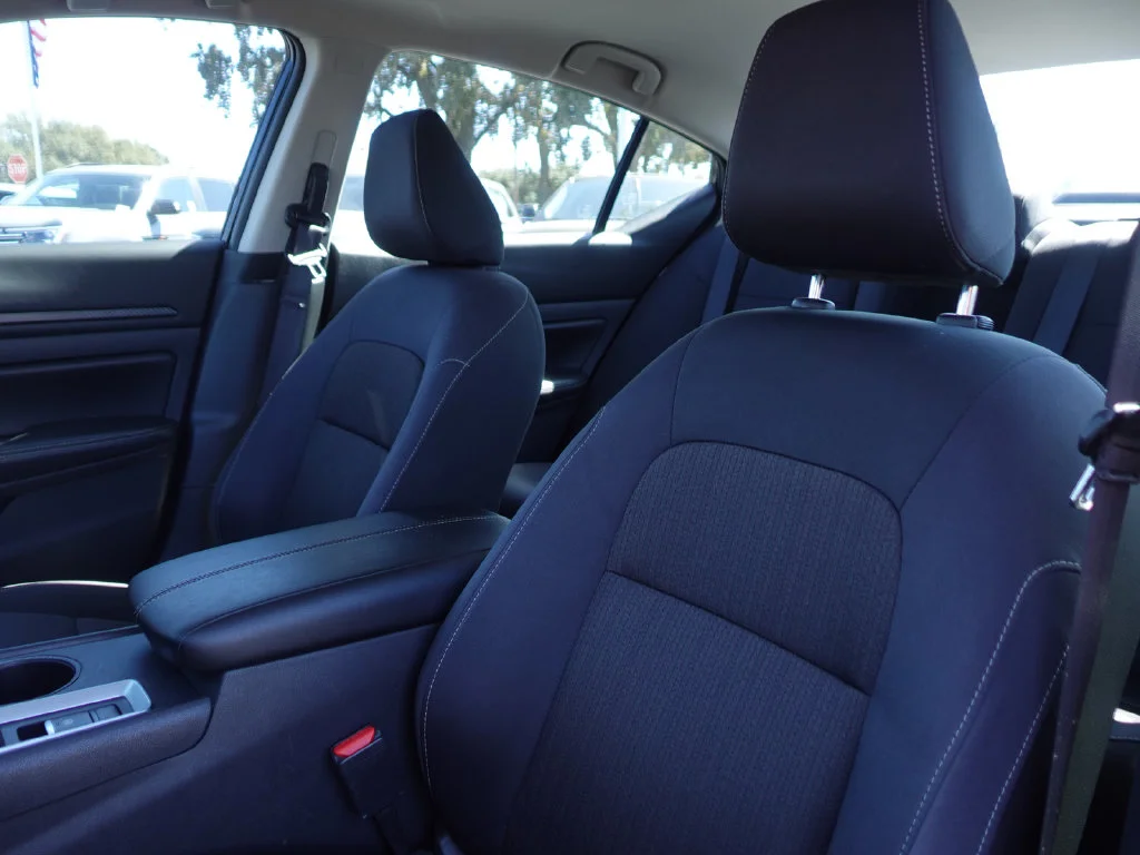 Used 2025 Super Black Clearcoat Nissan 2.5 SV image 23