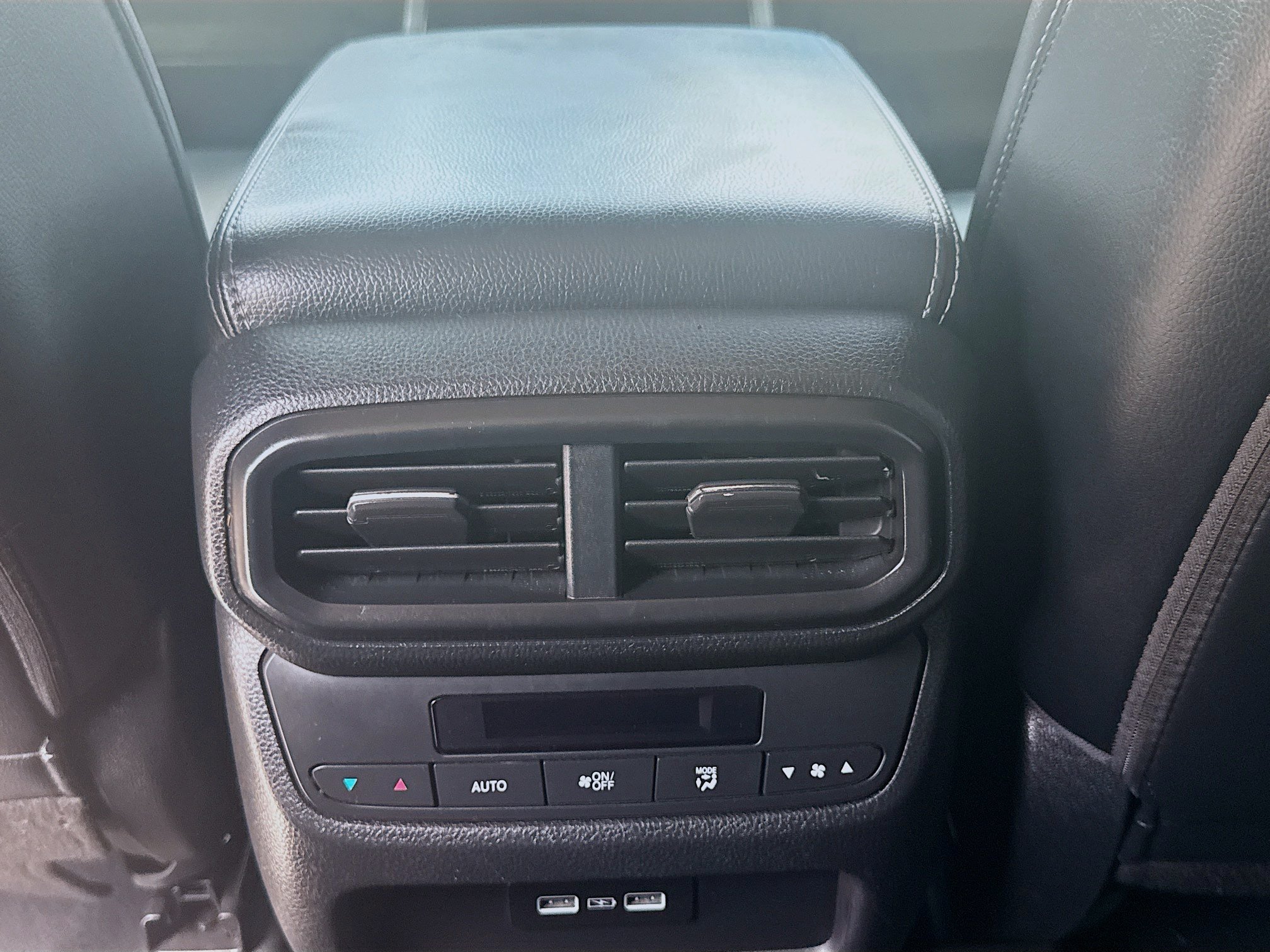 2023 Honda Pilot Touring - Photo 23