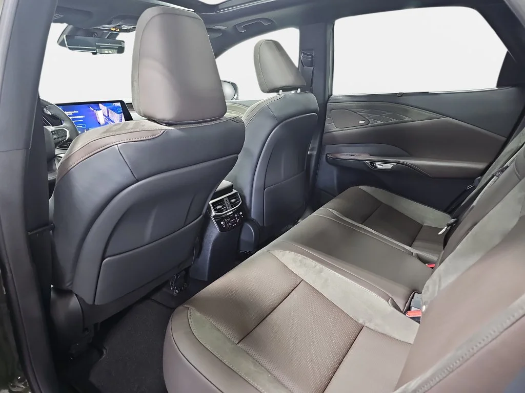 New 2026 Nori Green Pearl Lexus LUXURY image 11