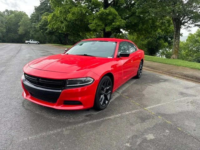 Used 2023 Red Dodge SXT image 3