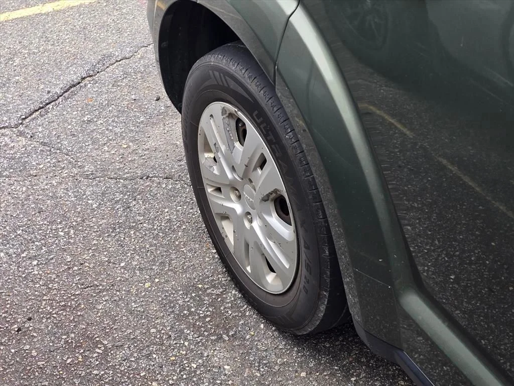 Used 2019 Green Dodge SE image 18
