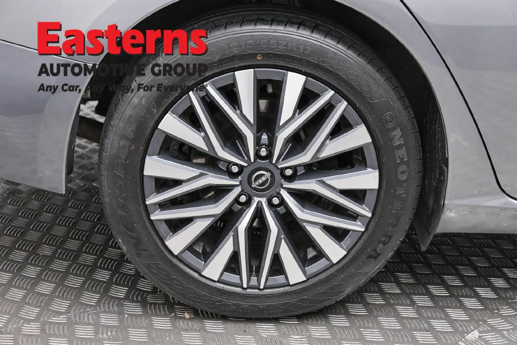 Used 2024 Gray Nissan 2.5 SV image 30