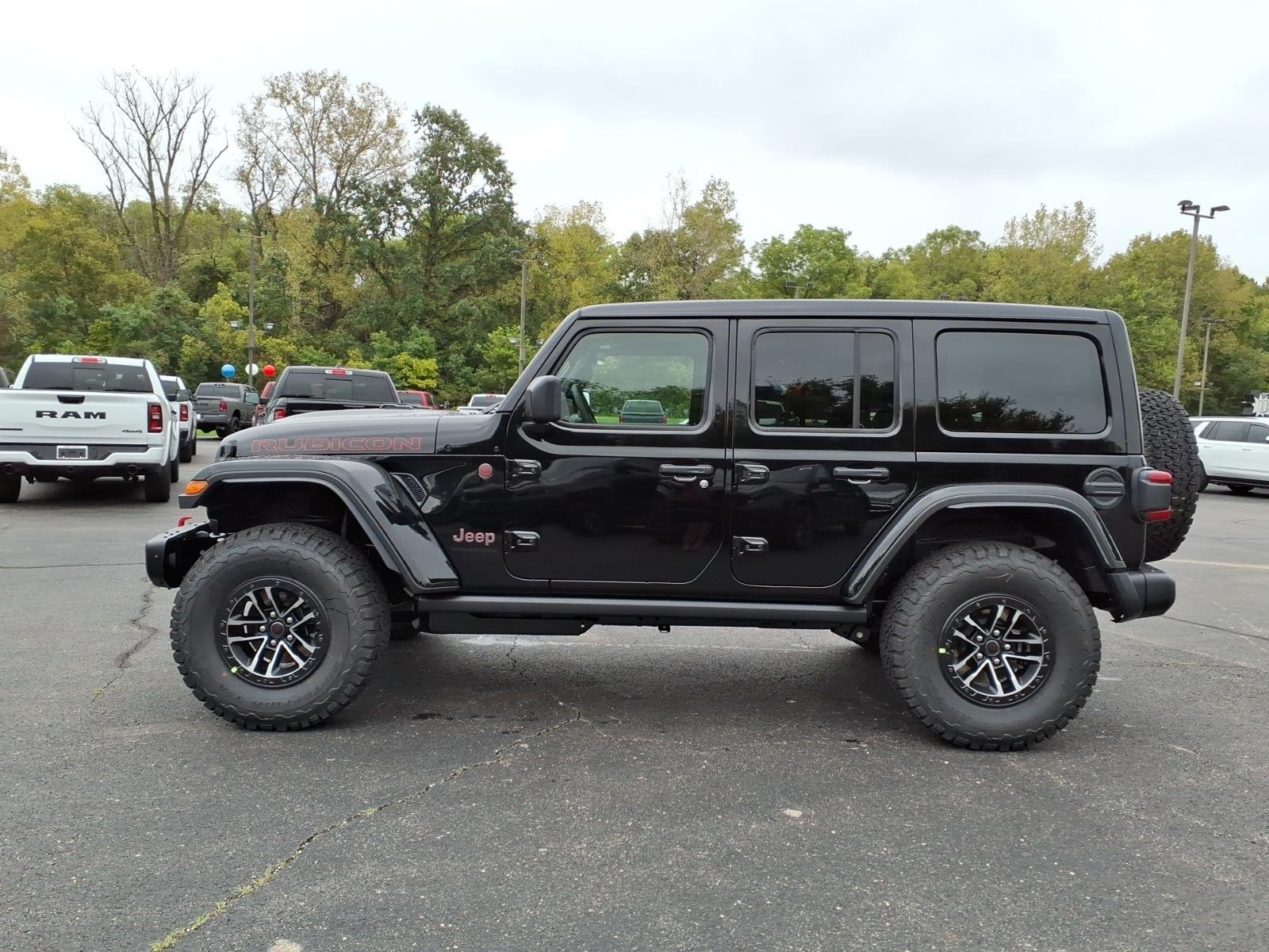 New 2027 Black Clear-Coat Paint Jeep Rubicon X image 4
