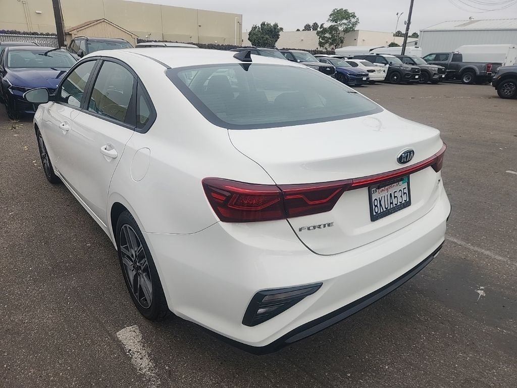 Used 2019 White Kia S image 10