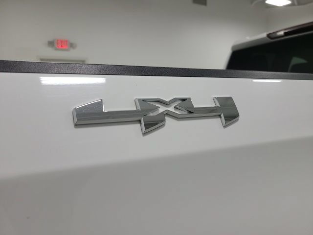 Used 2019 Summit White GMC SLE image 9