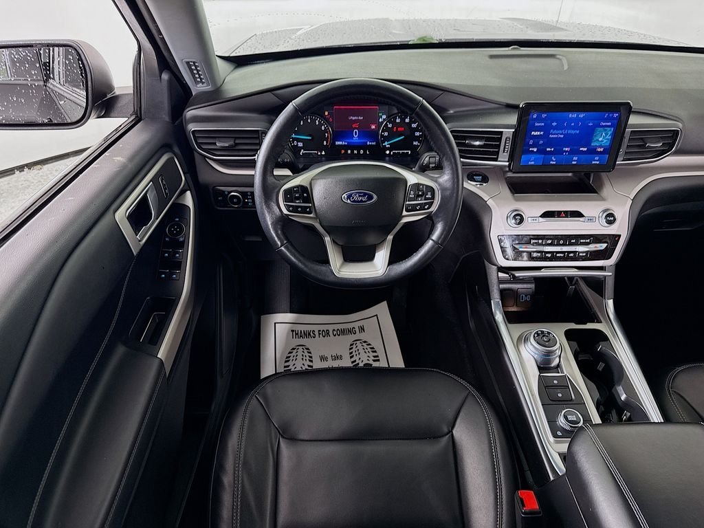 Used 2023 Agate Black Metallic Ford XLT image 3