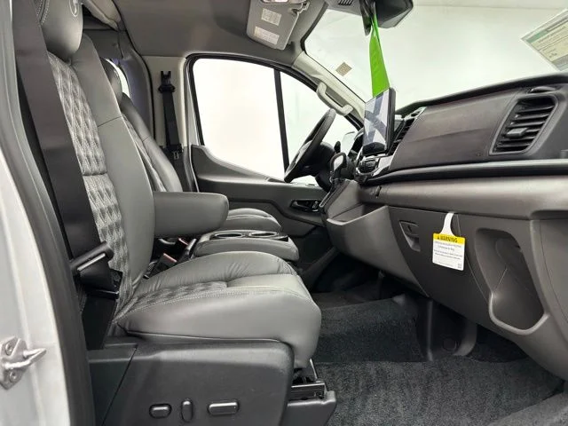 New 2026 Silver Ford Explorer Limited SE image 24