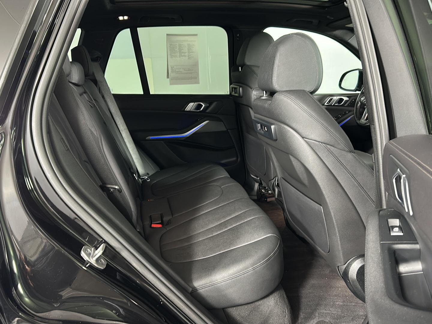 Used 2021 Jet Black BMW xDrive40i image 33