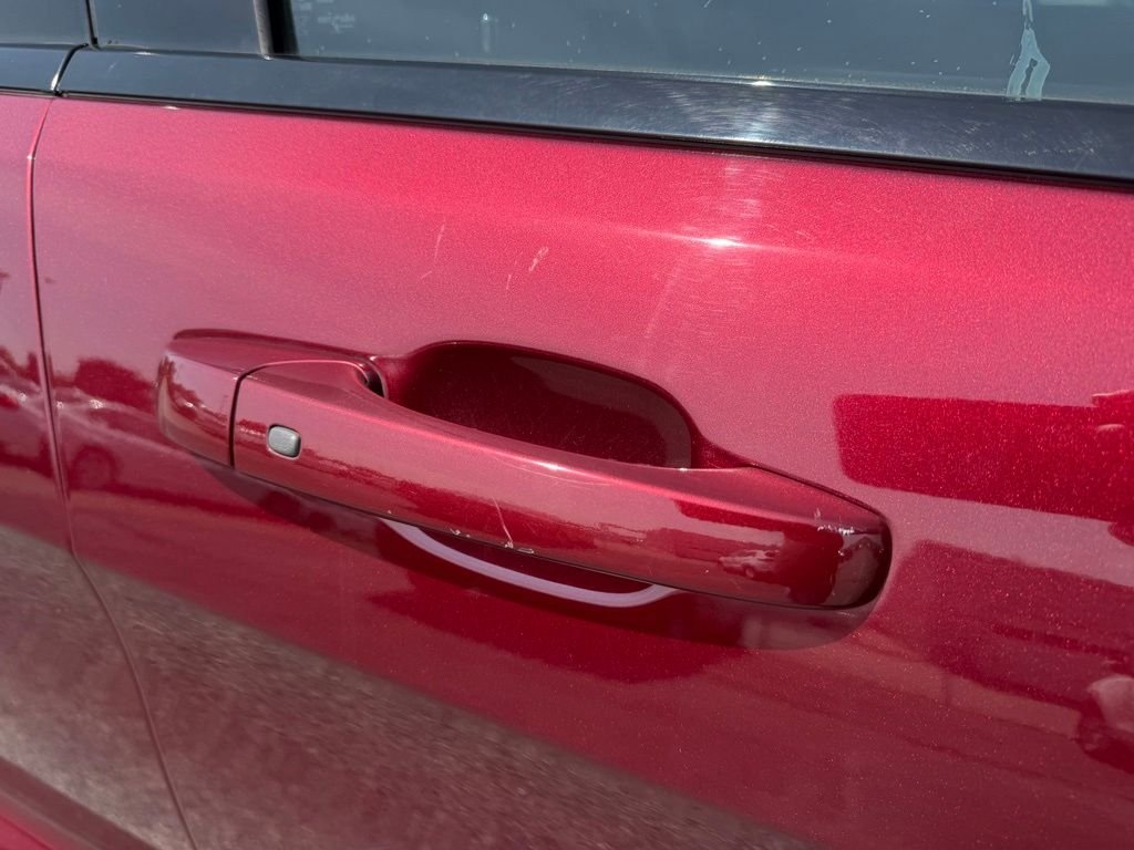 Used 2020 Red Jeep Altitude image 5