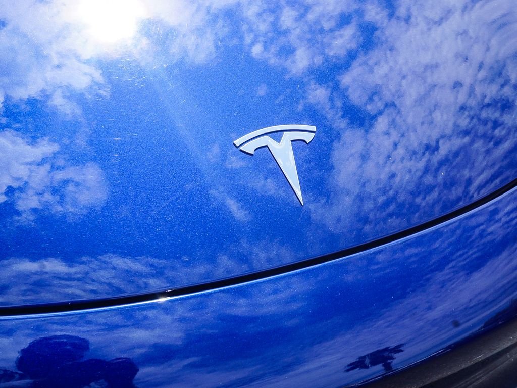 Used 2023 Deep Blue Metallic Tesla Base image 12