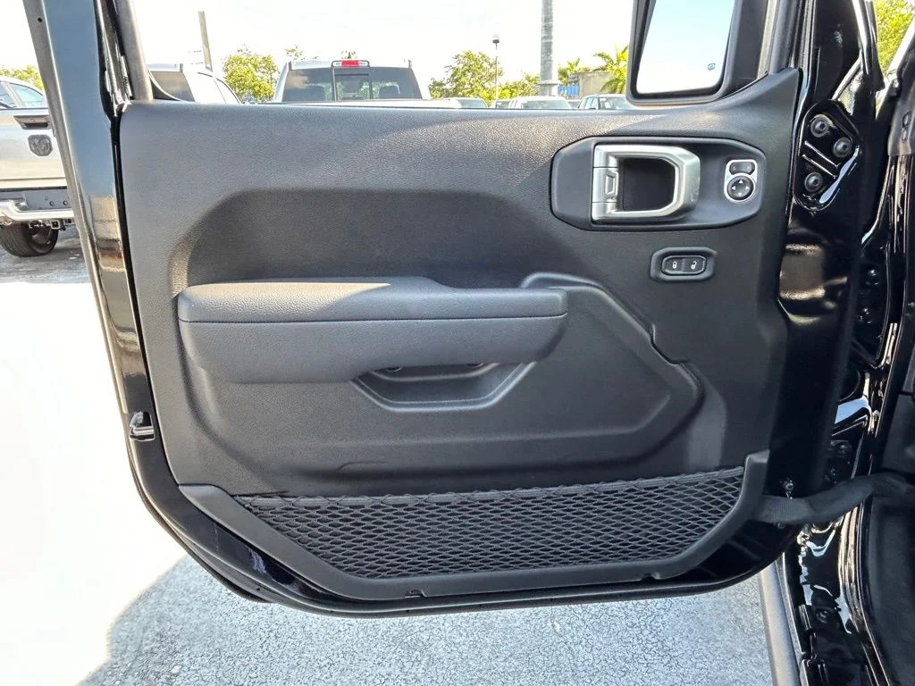 Used 2024 Black Jeep Rubicon image 32