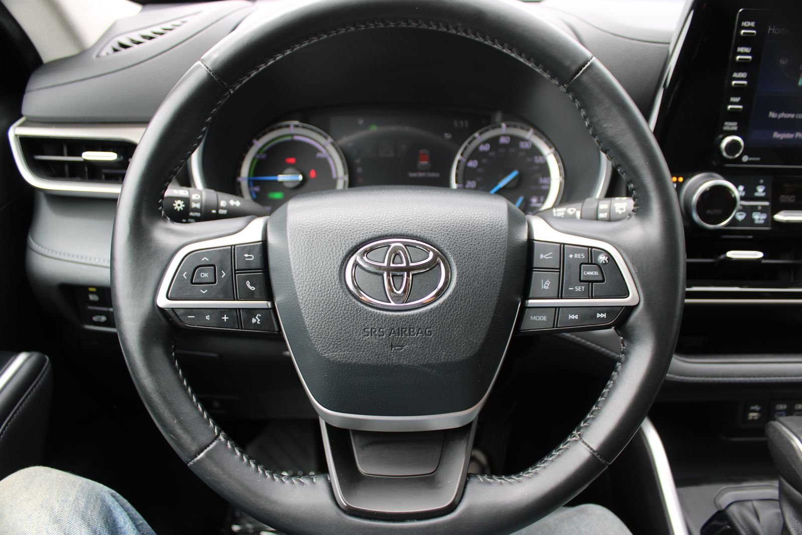 Used 2022 Black Toyota XLE image 15