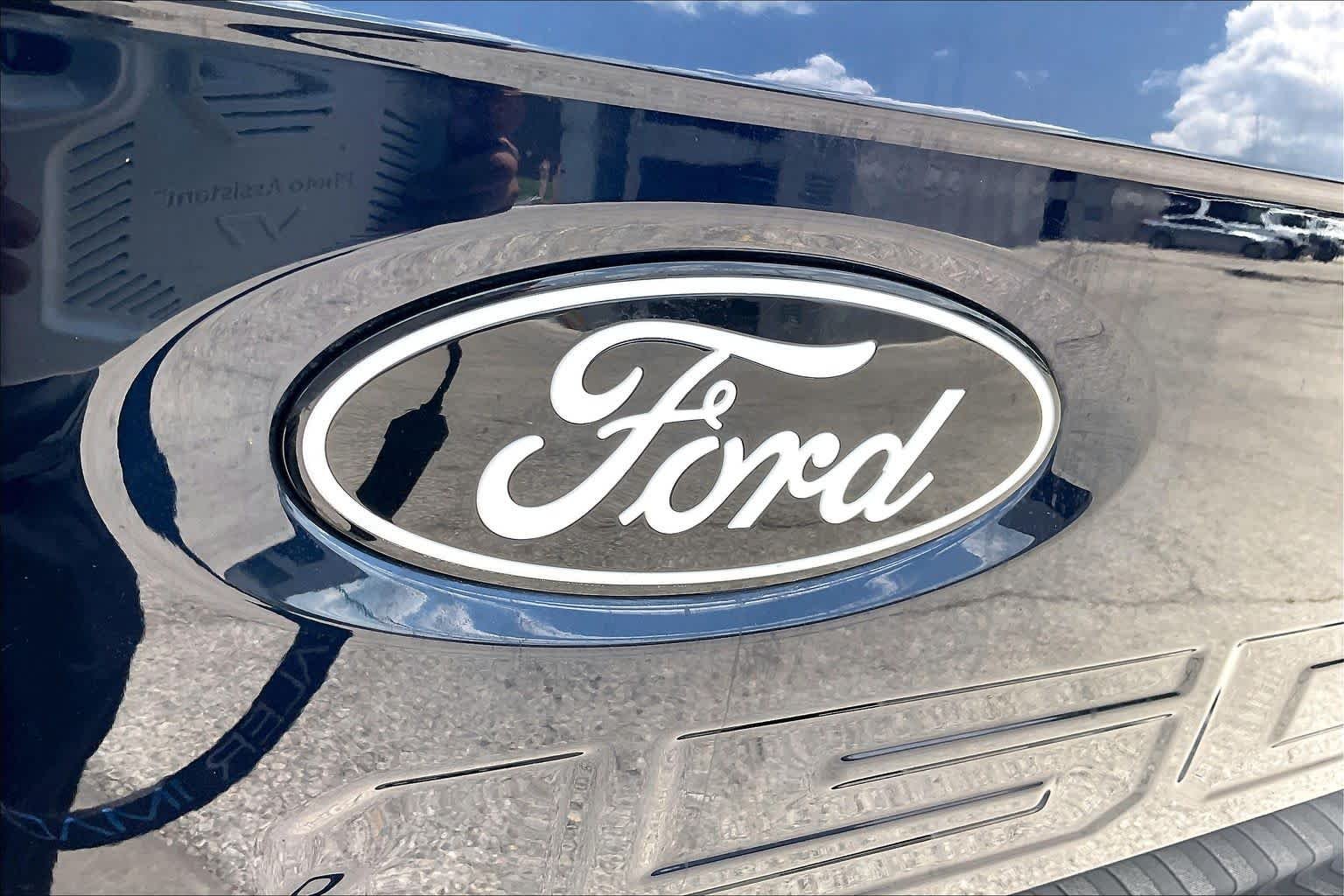 Used 2024 Antimatter Blue Ford XLT image 29