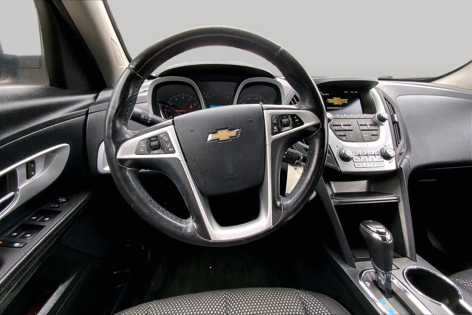 Used 2017 Silver Ice Metallic Chevrolet LT image 5