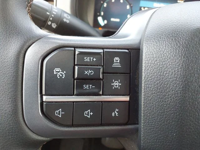 Certified Used 2025  Ford Lariat image 19