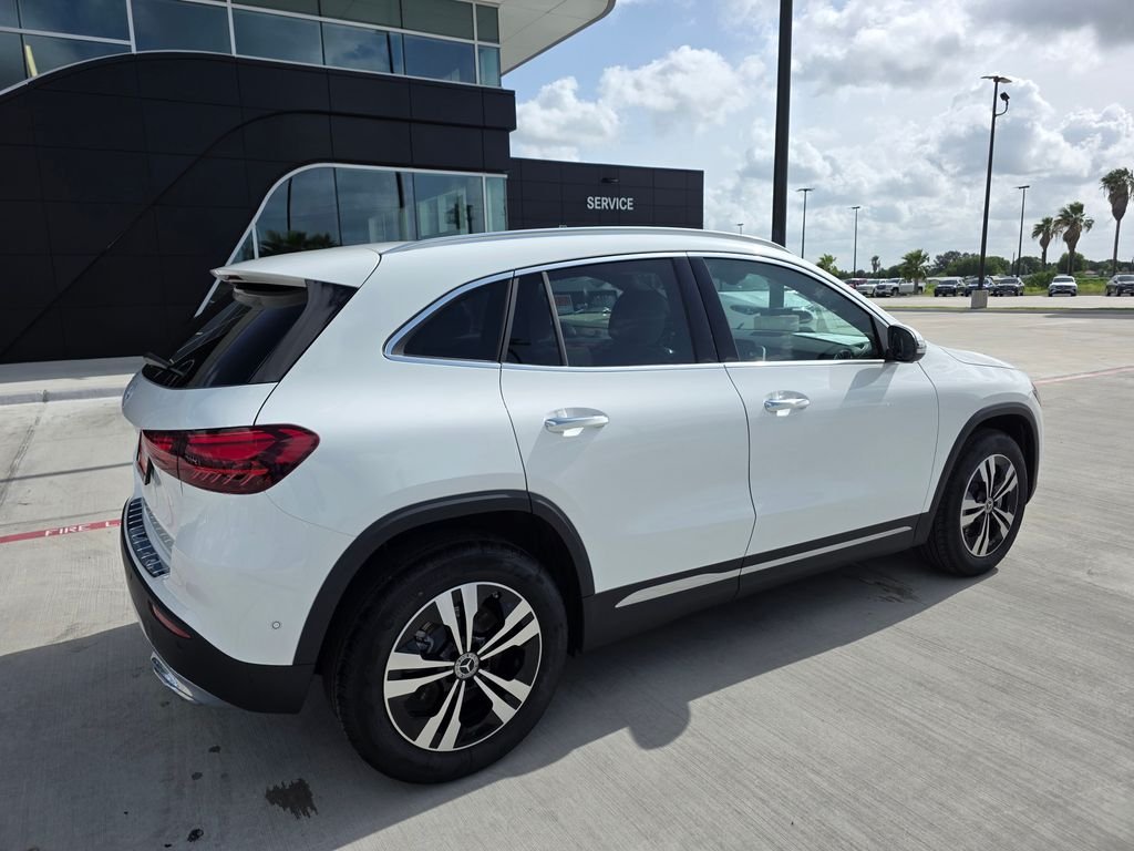 New 2026 Polar White Mercedes-Benz GLA 250 image 7