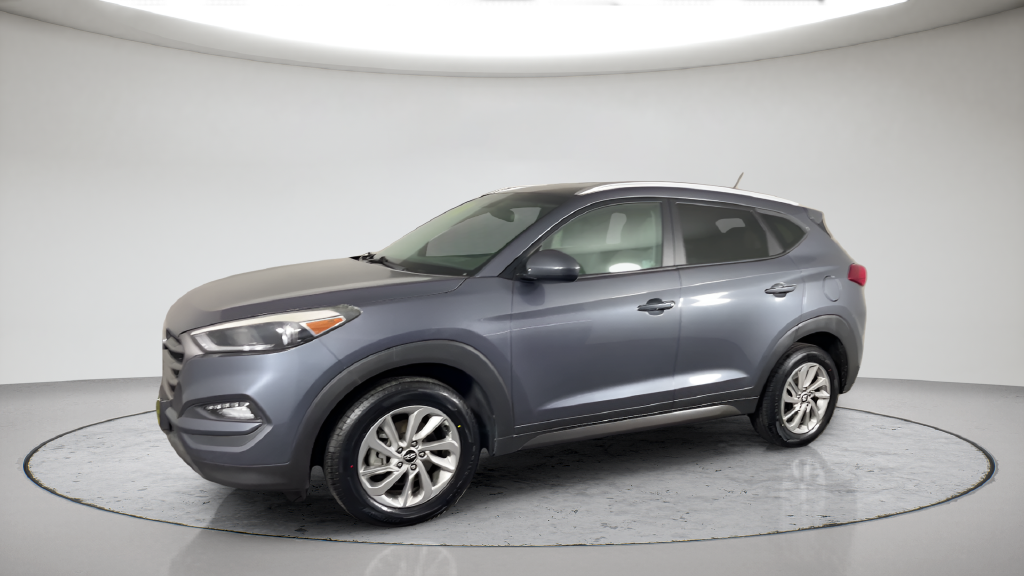 Used 2016 Grey Hyundai SE image 12