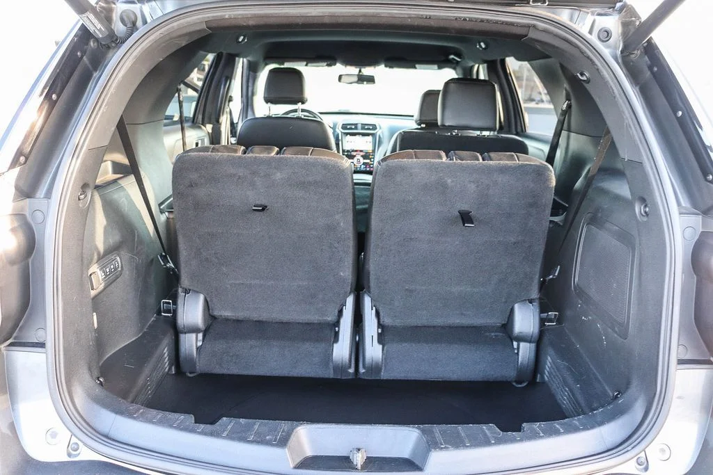 Used 2017 Gray Ford Limited image 29